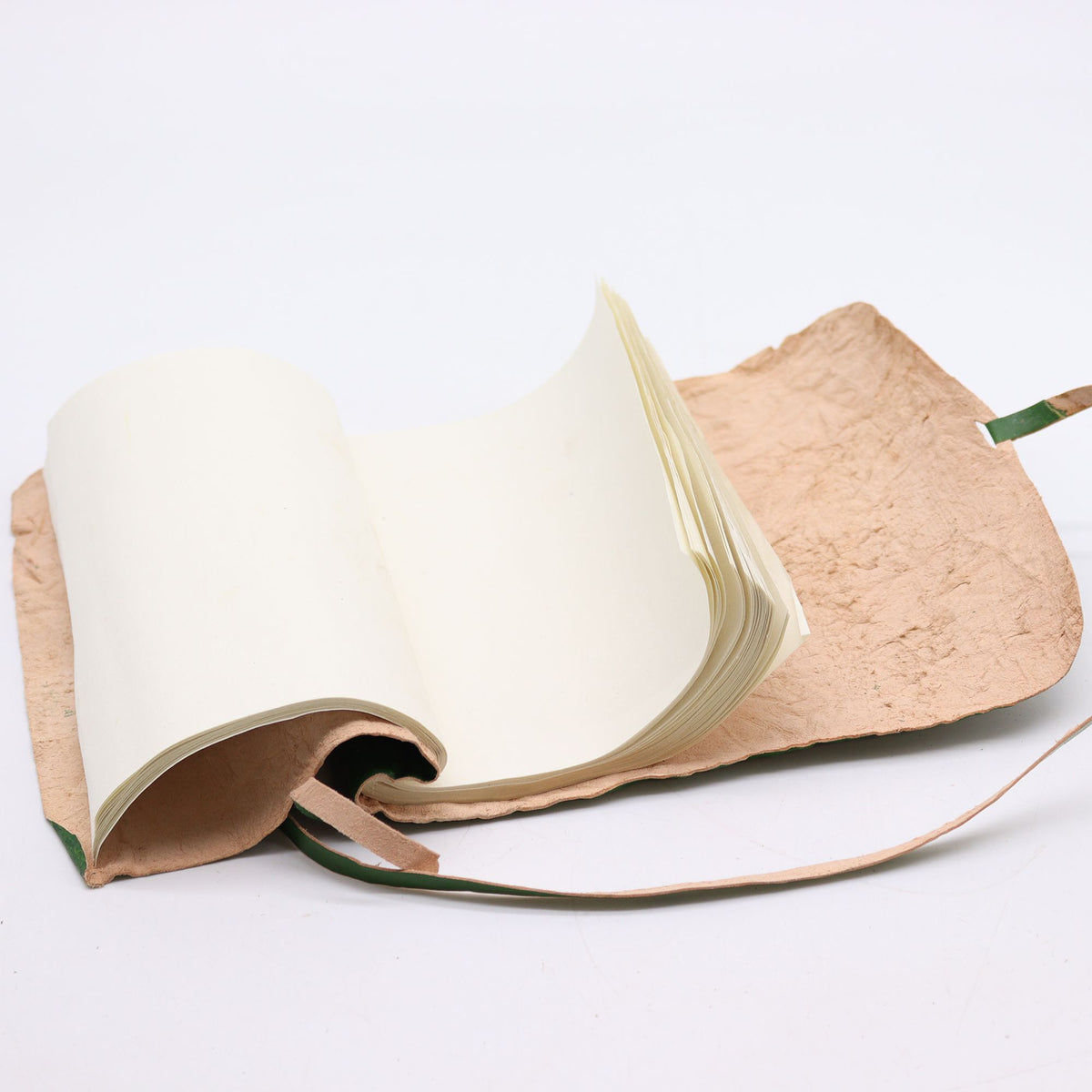 Rolled Leather Travel Notebook – 96 pages – Green 21x15cm
