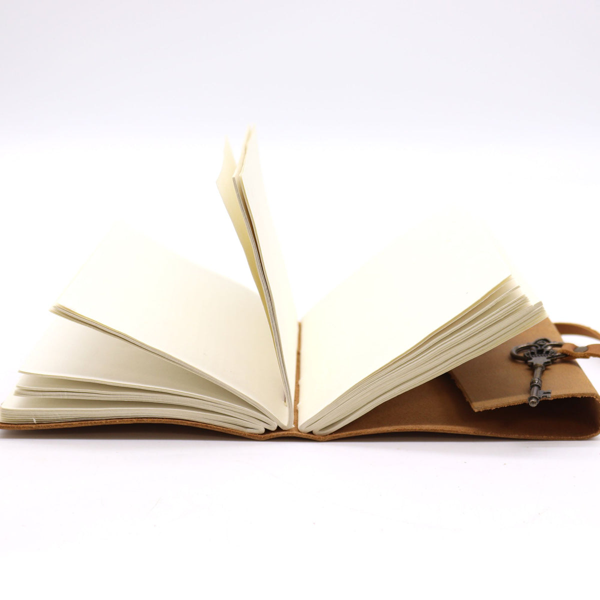 Oiled Tan Leather & Key – 200 pages – 13x18cm