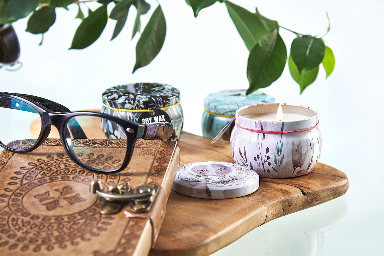 Friendly Message Art Tin Candle – Parma Violet Scent