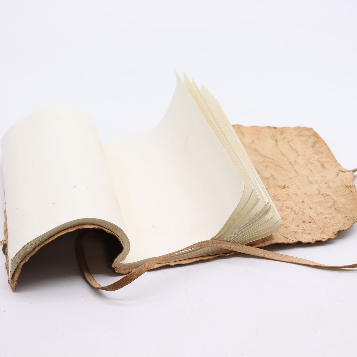 Rolled Leather Travel Notebook – 96 pages – Natural 21x15cm