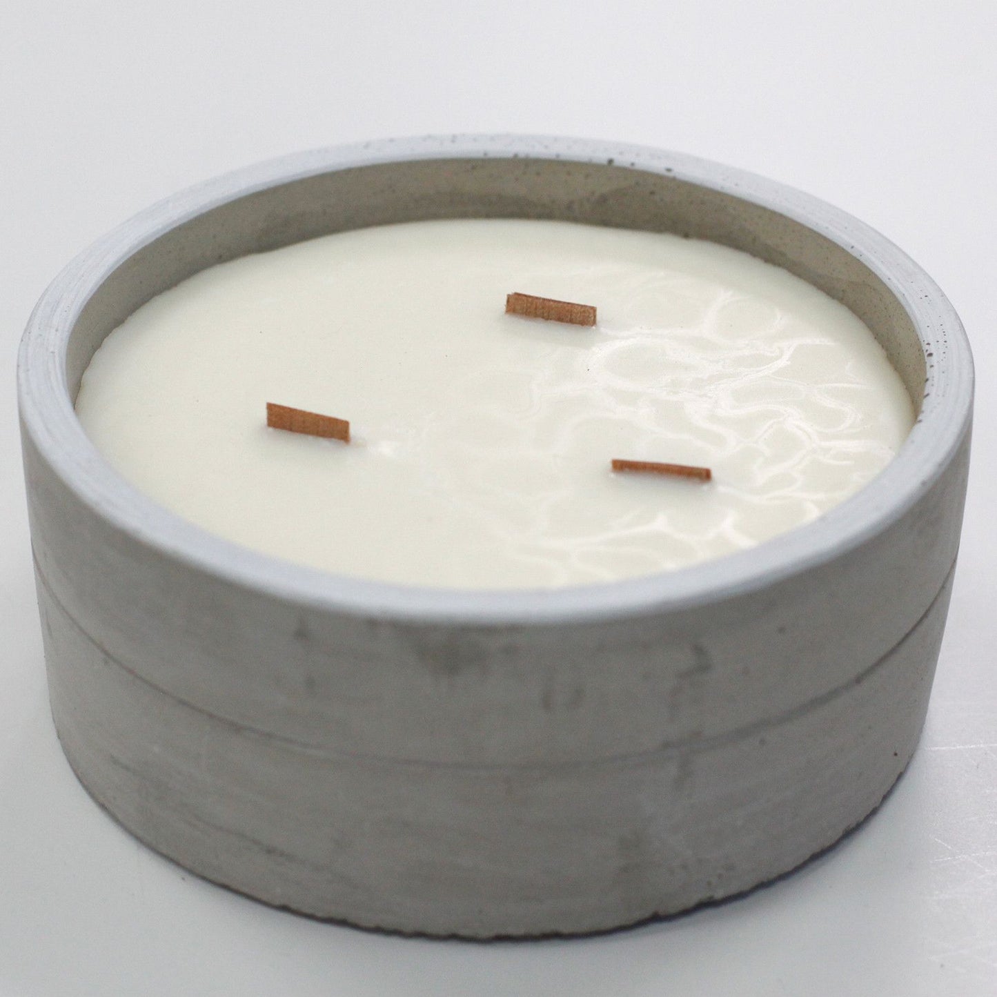 Round Candle – Crushed Vanilla & Citrus Orange Scent