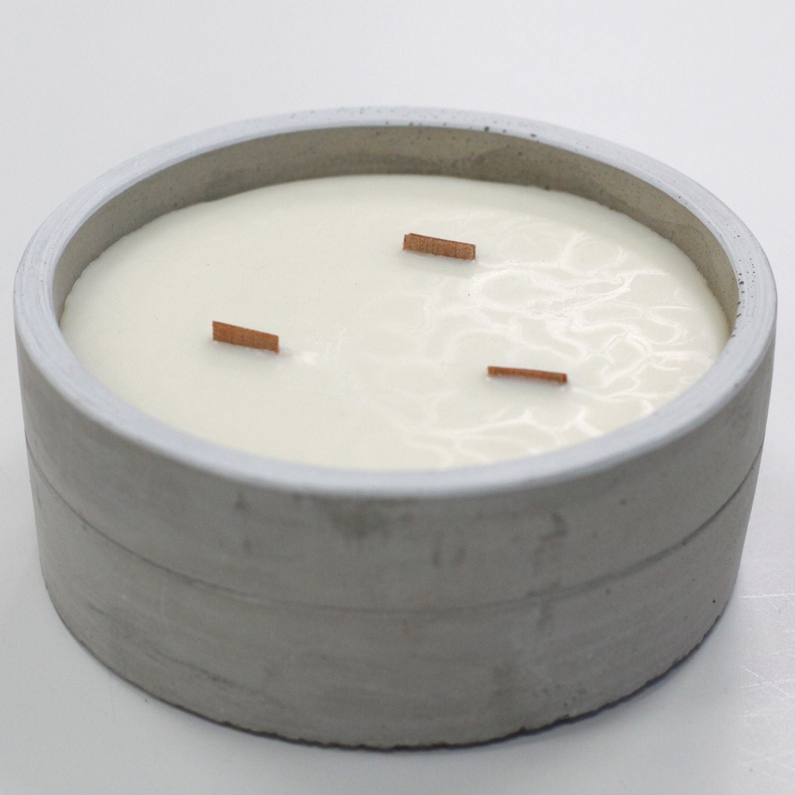 Round Candle – Crushed Vanilla & Citrus Orange Scent
