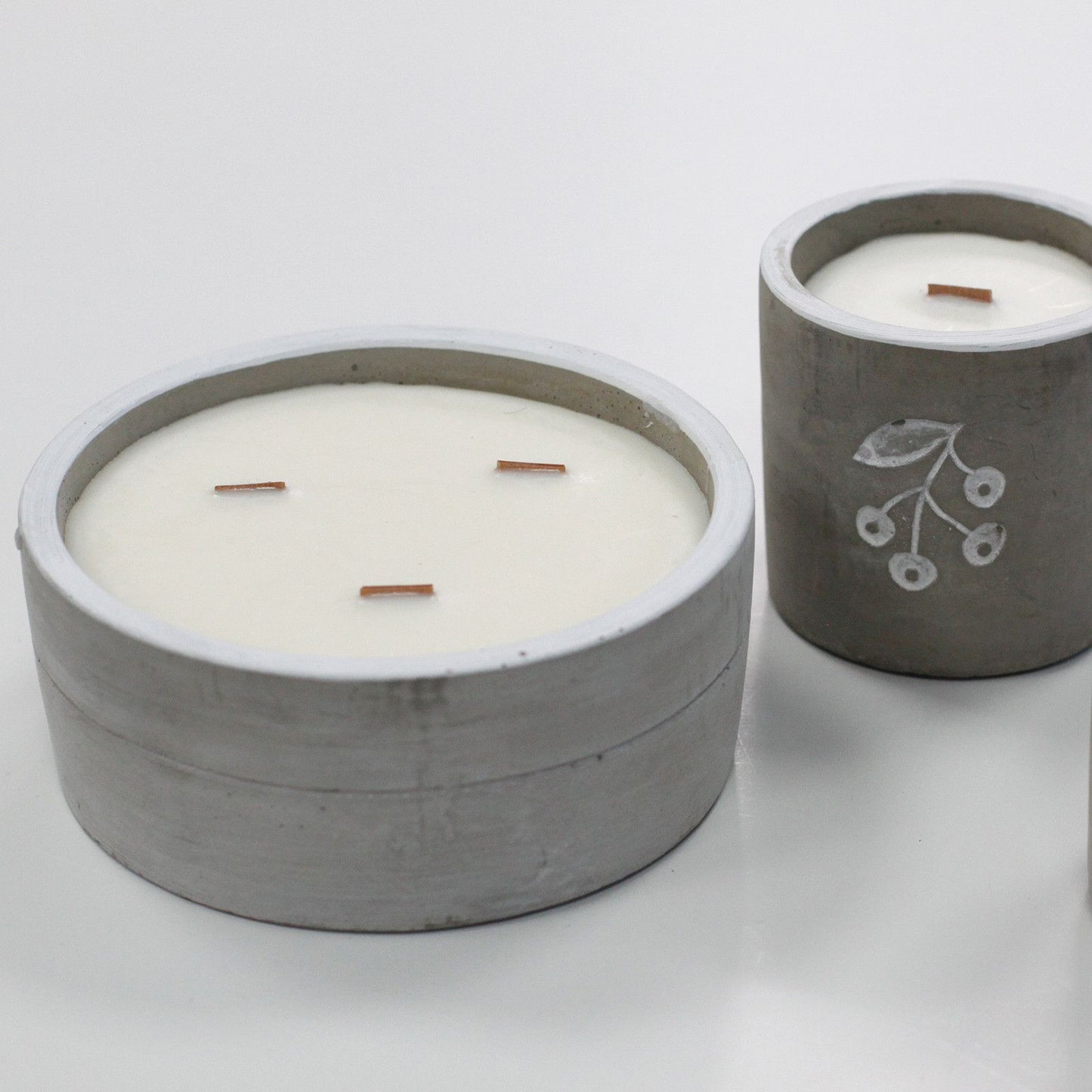 Round Candle – Crushed Vanilla & Citrus Orange Scent