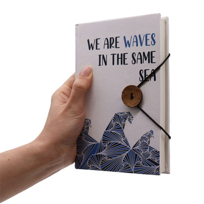 Notebook with strap – Leaves on the same tree