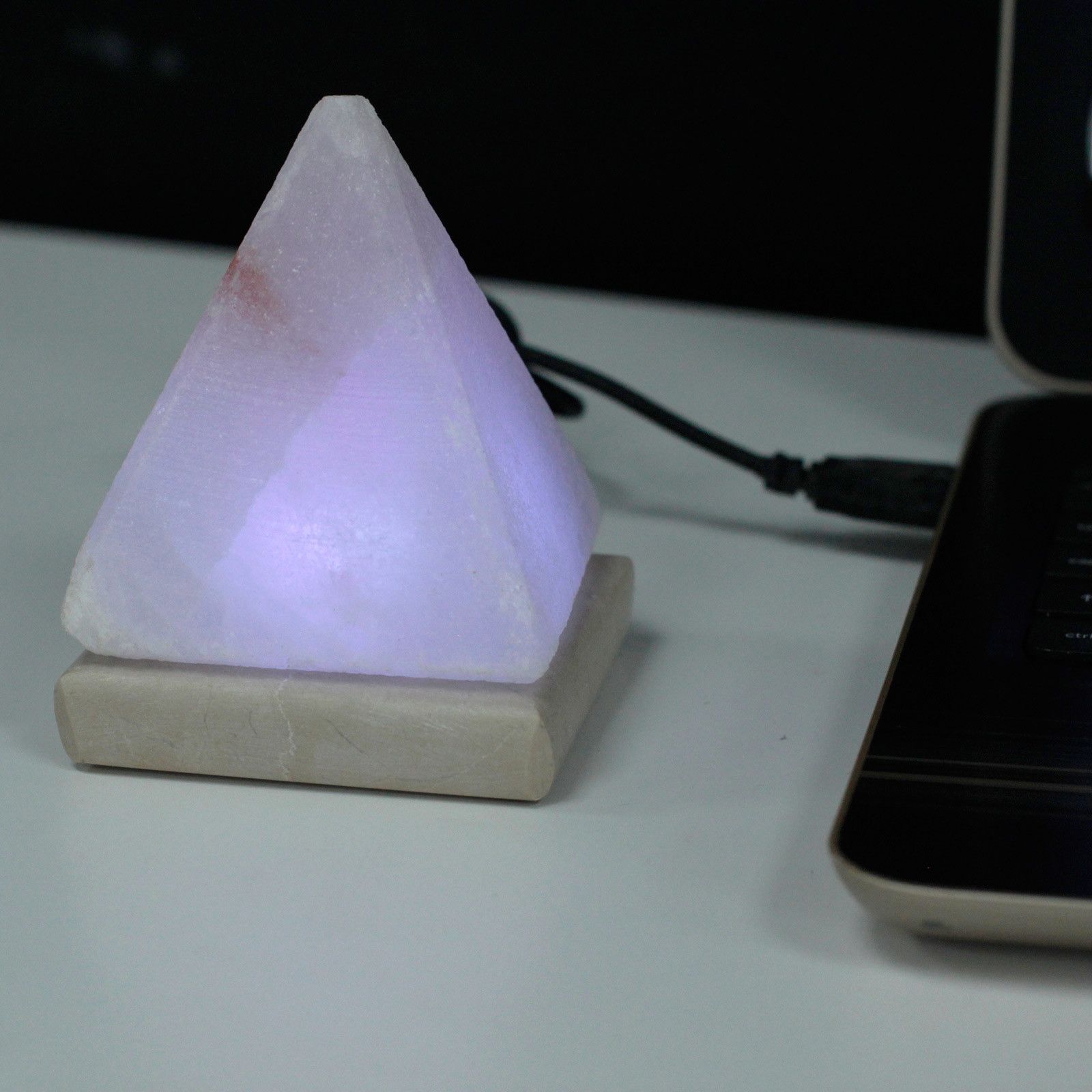 USB White Salt Lamp Pyramid 9cm – Colour-Shift
