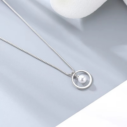 925 Sterling Silver Freshwater Pearl Circle Pendant Necklace