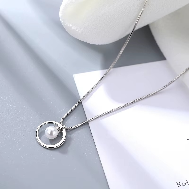 925 Sterling Silver Freshwater Pearl Circle Pendant Necklace